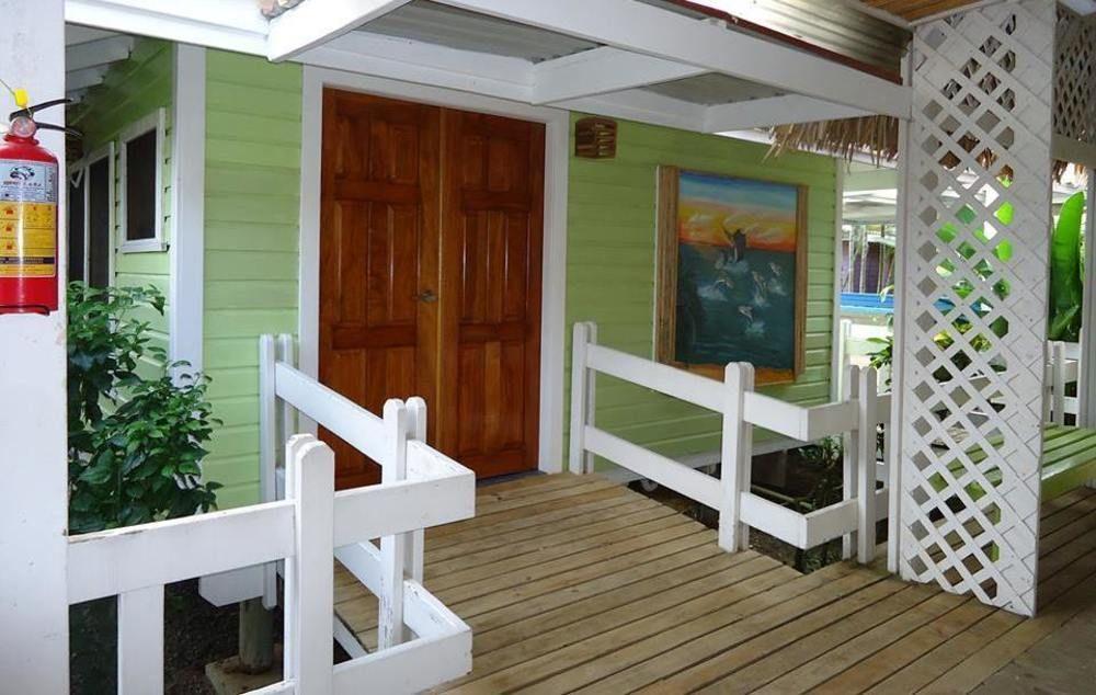 Las Palmas Beach Hotel Dixon Cove Exterior photo